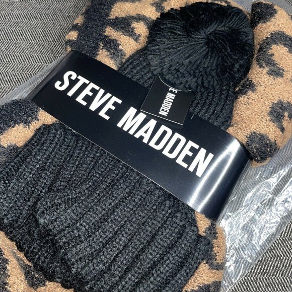 Steve Madden PomPom Beanie & Leopard Print Knit Scarf 2-Piece Set New Nwt hat gi - Picture 4 of 6